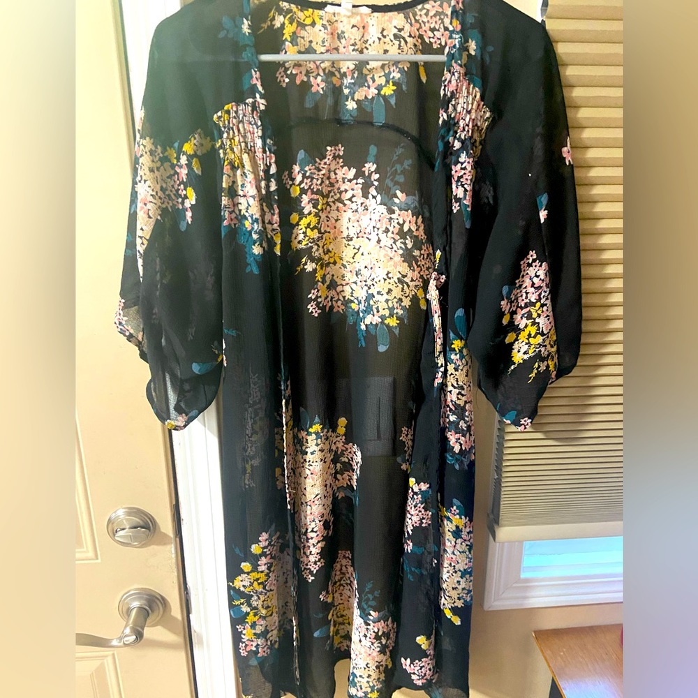 Maurices Floral Oversized Kimono (XS)